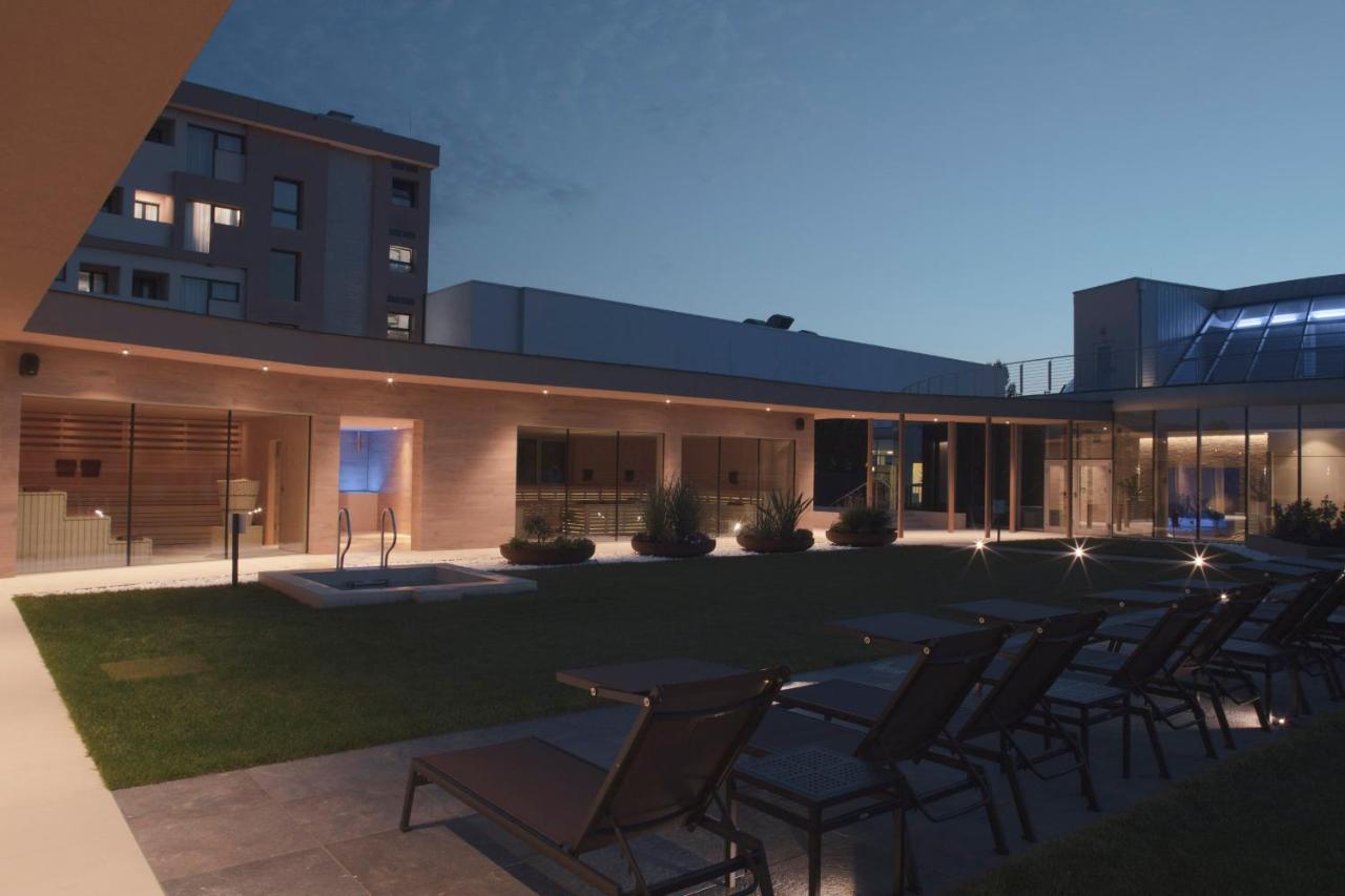Mjus Resort & Thermal Park Kormend Exterior photo