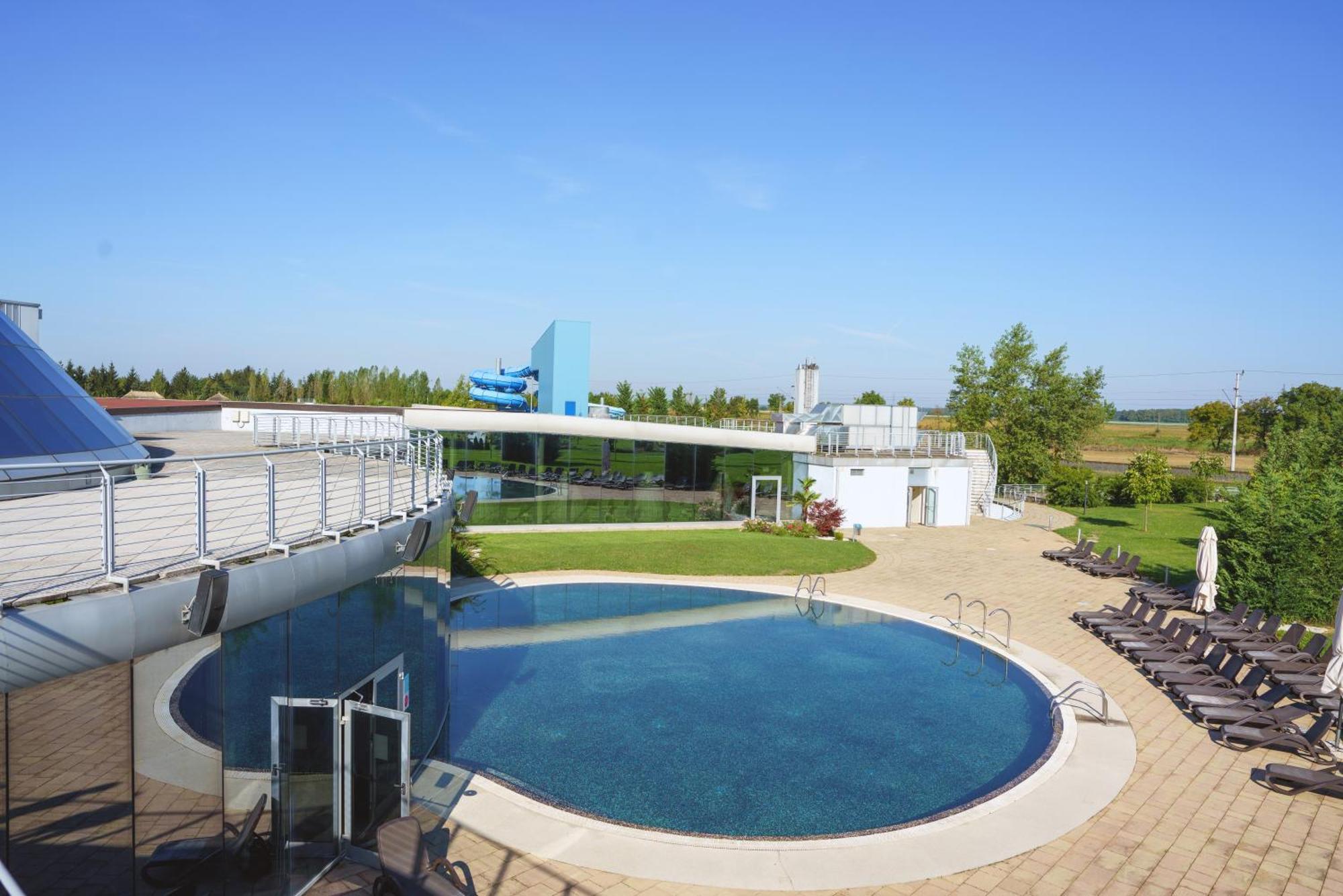 Mjus Resort & Thermal Park Kormend Exterior photo